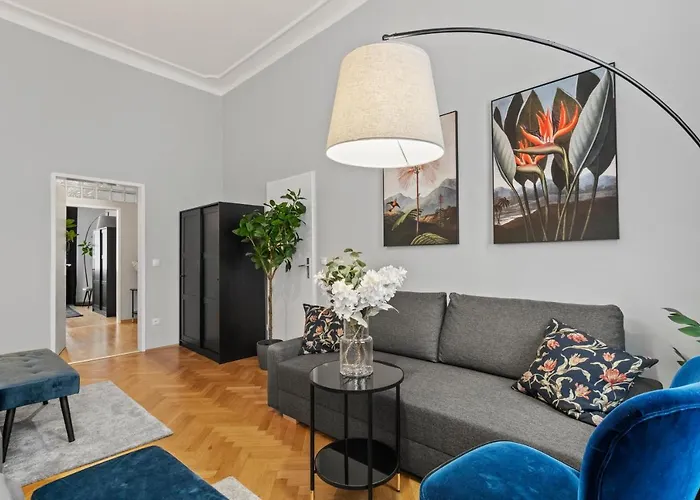 Apartament 5 Bedrooms - 143 M² - Near Main Station